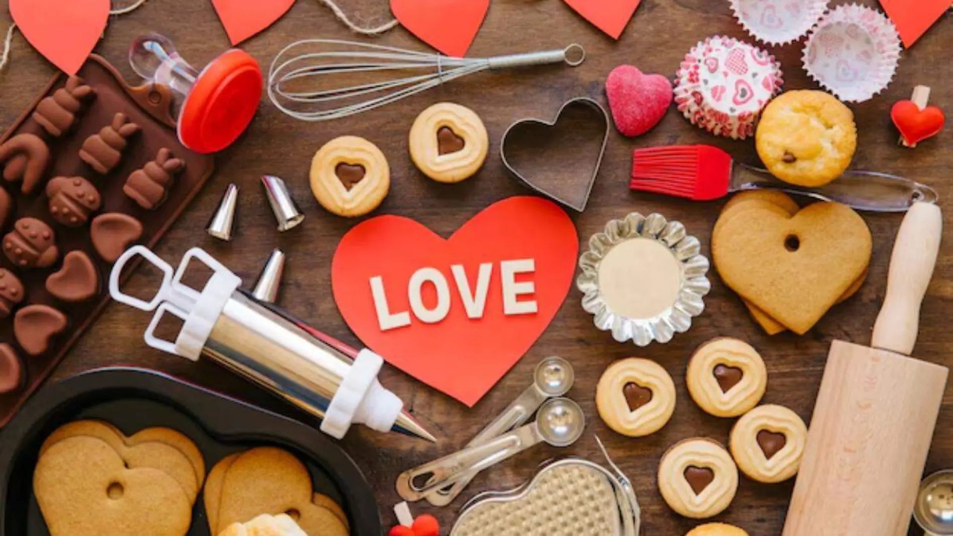 Asiste al taller de decorado de galletas con temática de San Valentín en Atlixco